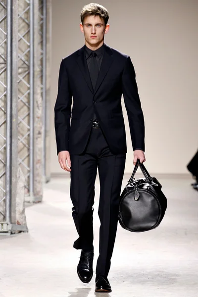 Look 35